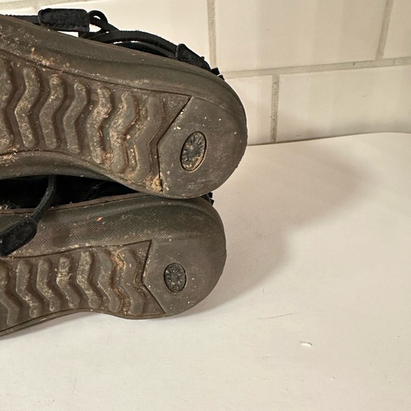 UGG 8 Gaviota sheep skin fringe black woman gorpcore casual outdoor suede boot - Picture 12 of 12